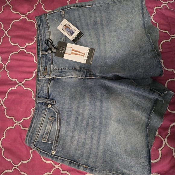 Sofia Vergara Size 12 Mid Rise Blue Denim Shorts - Picture 5 of 8